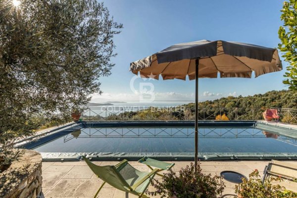 casa indipendente in vendita a Passignano sul Trasimeno