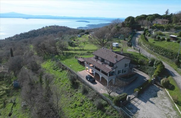 casa indipendente in vendita a Passignano sul Trasimeno