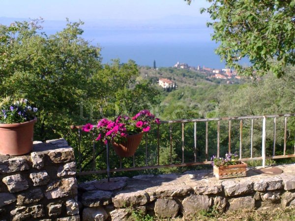 casa indipendente in vendita a Passignano sul Trasimeno