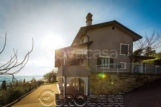 casa indipendente in vendita a Passignano sul Trasimeno