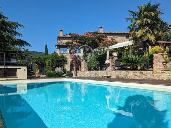 casa indipendente in vendita a Passignano sul Trasimeno