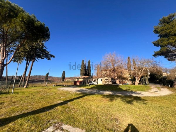 casa indipendente in vendita a Passignano sul Trasimeno