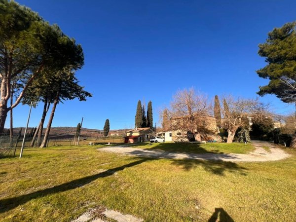 casa indipendente in vendita a Passignano sul Trasimeno