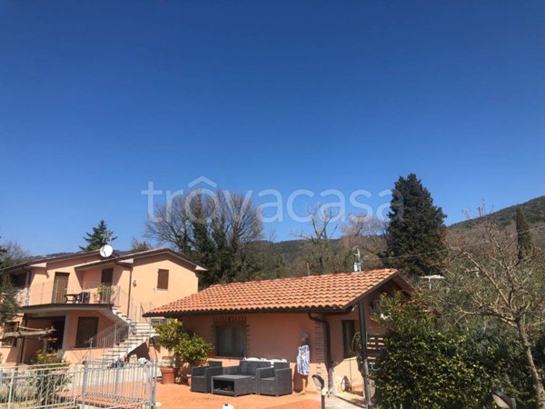 casa indipendente in vendita a Passignano sul Trasimeno