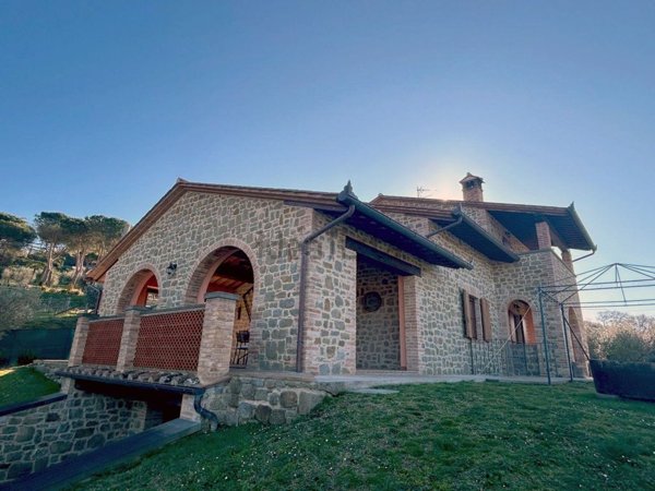 casa indipendente in vendita a Passignano sul Trasimeno