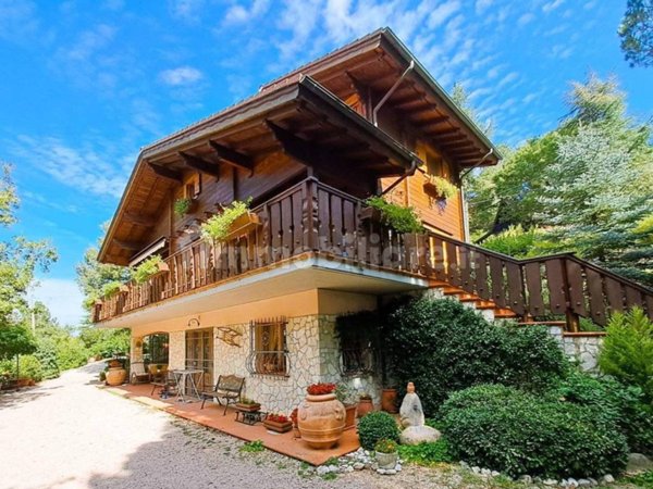 casa indipendente in vendita a Passignano sul Trasimeno