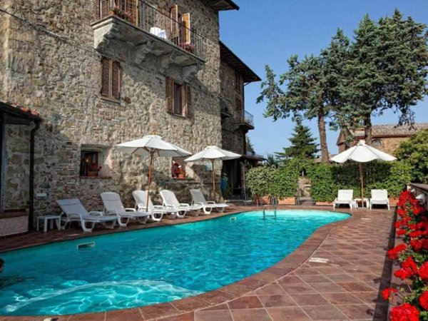 intera palazzina in vendita a Passignano sul Trasimeno in zona Castel Rigone