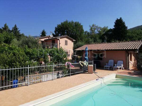 casa indipendente in vendita a Passignano sul Trasimeno in zona Pischiello
