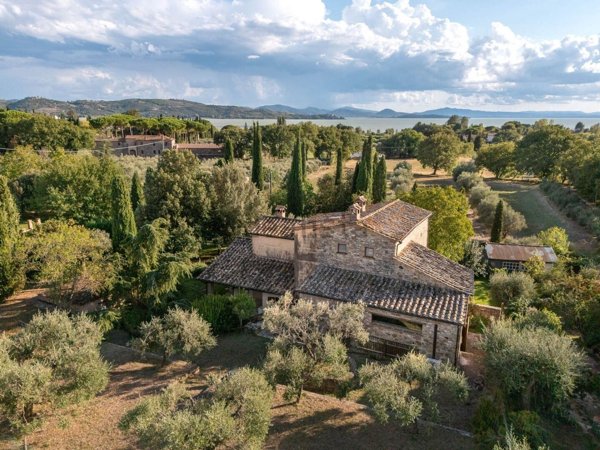 casa indipendente in vendita a Passignano sul Trasimeno