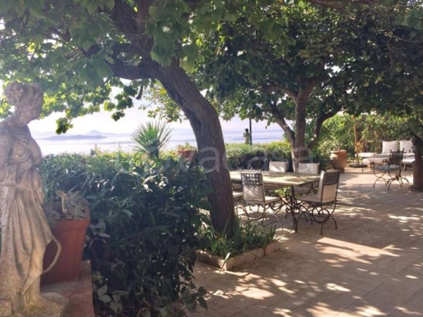 casa indipendente in vendita a Passignano sul Trasimeno