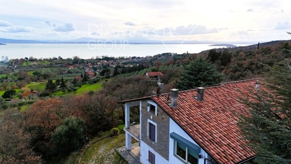 casa indipendente in vendita a Passignano sul Trasimeno
