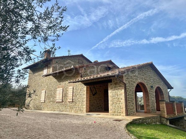 casa indipendente in vendita a Passignano sul Trasimeno