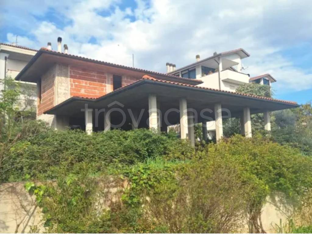 casa indipendente in vendita a Passignano sul Trasimeno