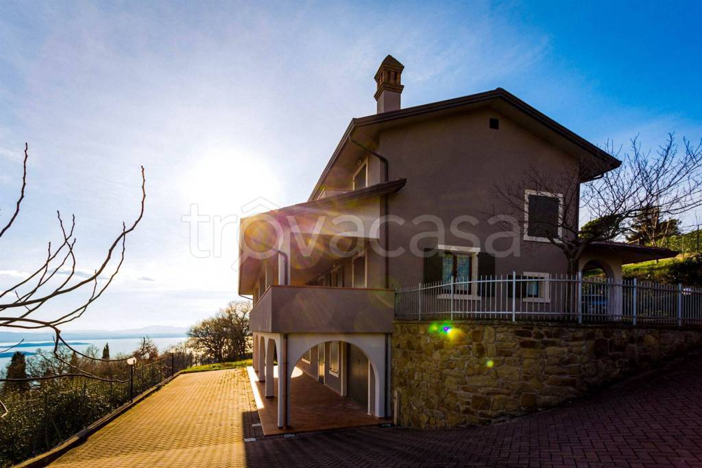 casa indipendente in vendita a Passignano sul Trasimeno