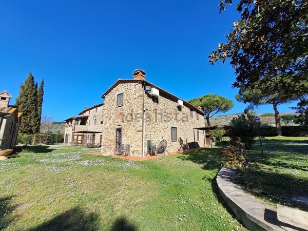 quadrivano in vendita a Passignano sul Trasimeno