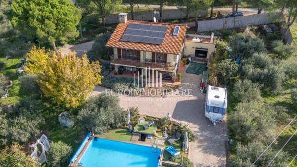 casa indipendente in vendita a Passignano sul Trasimeno