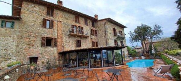 negozio in vendita a Passignano sul Trasimeno