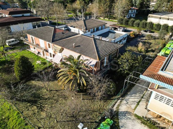 casa indipendente in vendita a Passignano sul Trasimeno