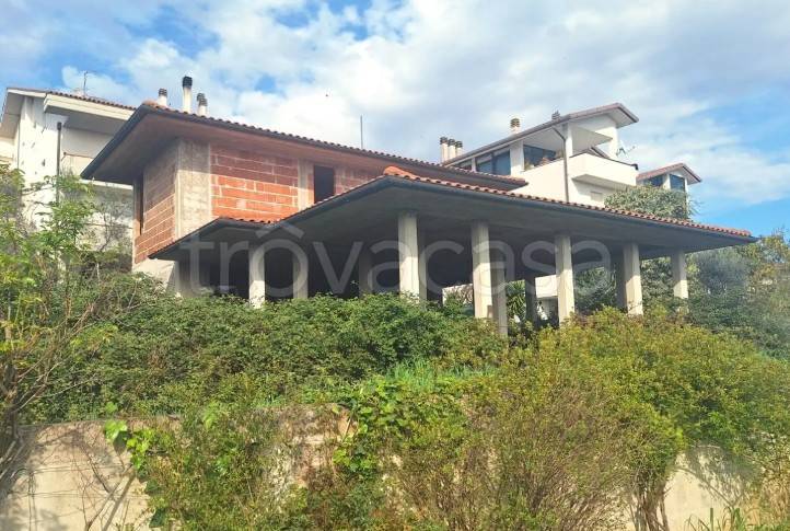 casa indipendente in vendita a Passignano sul Trasimeno