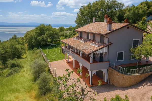 casa indipendente in vendita a Passignano sul Trasimeno