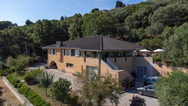 casa indipendente in vendita a Passignano sul Trasimeno in zona San Vito