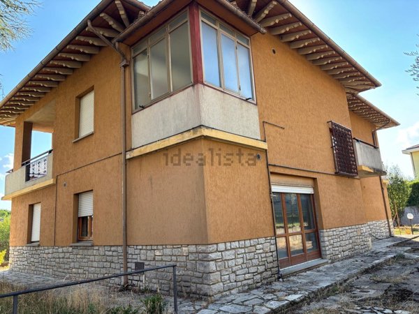 casa indipendente in vendita a Passignano sul Trasimeno