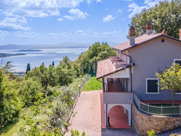 casa indipendente in vendita a Passignano sul Trasimeno