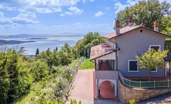 casa indipendente in vendita a Passignano sul Trasimeno