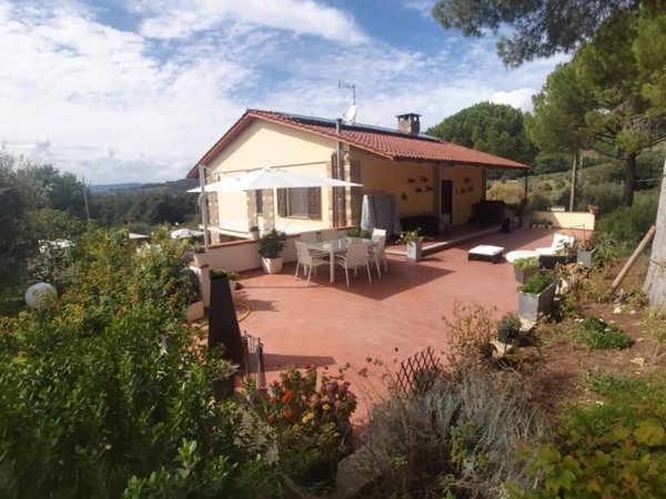 casa indipendente in vendita a Passignano sul Trasimeno