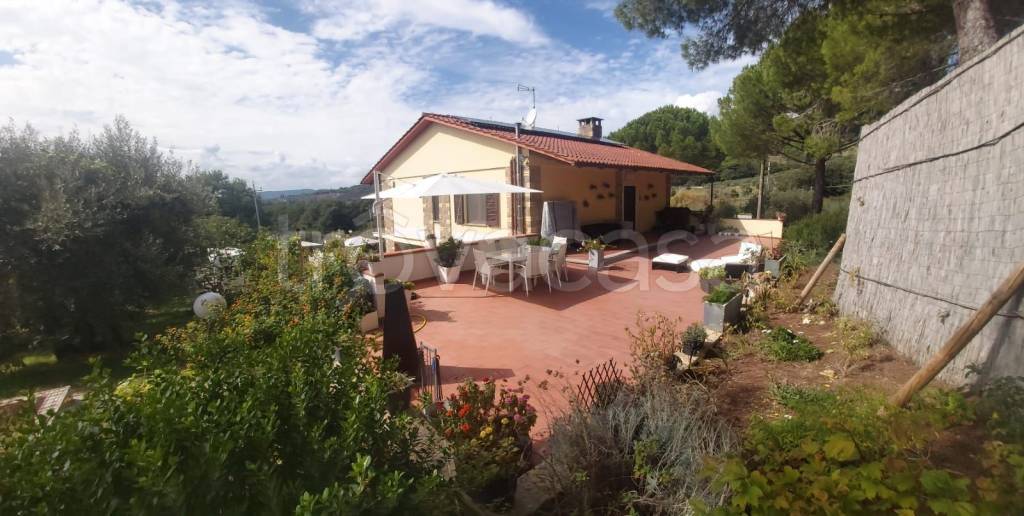 casa indipendente in vendita a Passignano sul Trasimeno