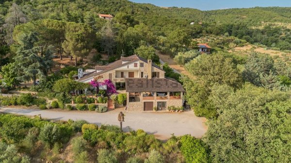 casa indipendente in vendita a Passignano sul Trasimeno