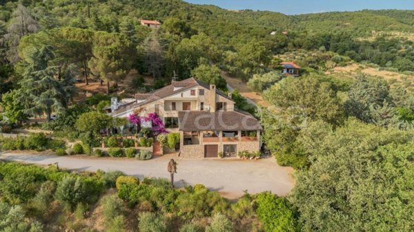 casa indipendente in vendita a Passignano sul Trasimeno