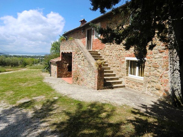 appartamento in vendita a Passignano sul Trasimeno in zona Pischiello