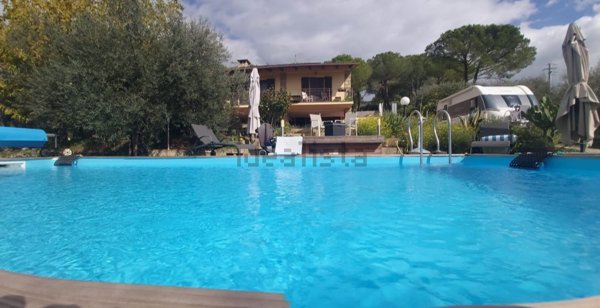 casa indipendente in vendita a Passignano sul Trasimeno