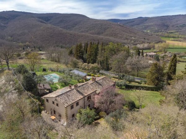 casa indipendente in vendita a Passignano sul Trasimeno in zona Castel Rigone