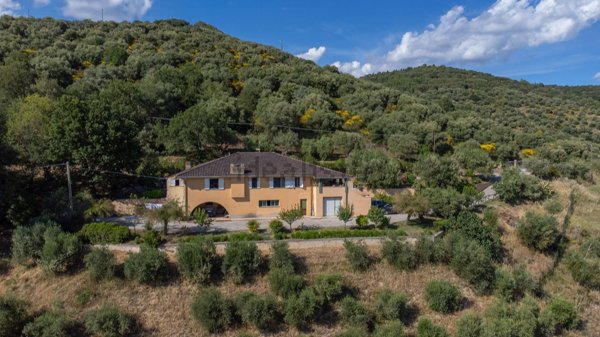casa indipendente in vendita a Passignano sul Trasimeno
