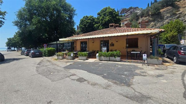 negozio in vendita a Passignano sul Trasimeno