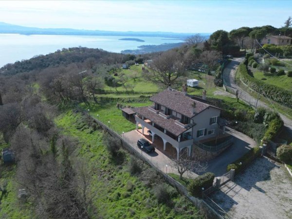 casa indipendente in vendita a Passignano sul Trasimeno