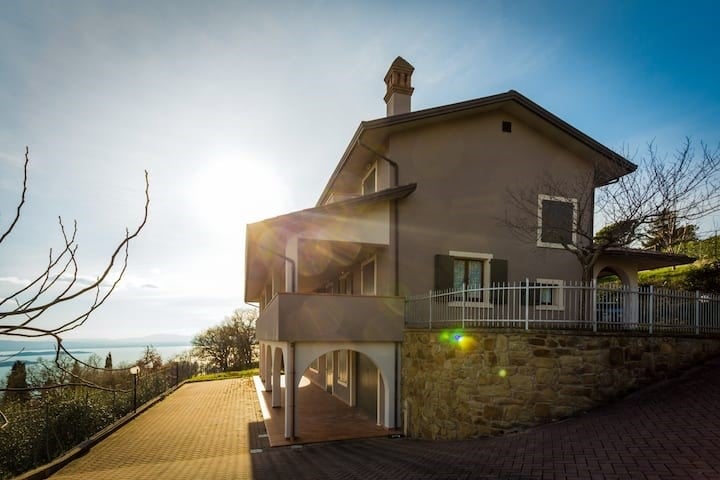 casa indipendente in vendita a Passignano sul Trasimeno