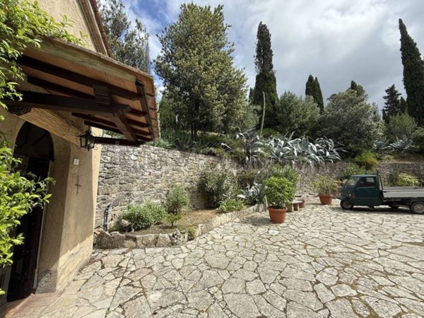 casa indipendente in vendita a Passignano sul Trasimeno