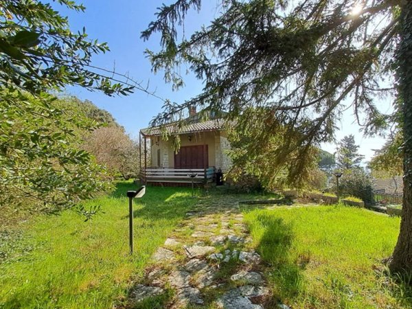 casa indipendente in vendita a Passignano sul Trasimeno in zona Castel Rigone