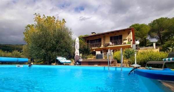 casa indipendente in vendita a Passignano sul Trasimeno in zona Pischiello