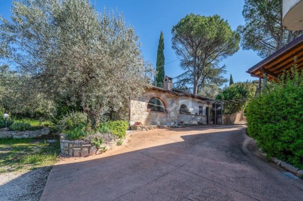 casa indipendente in vendita a Passignano sul Trasimeno