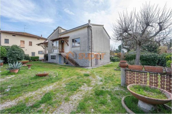 casa indipendente in vendita a Passignano sul Trasimeno