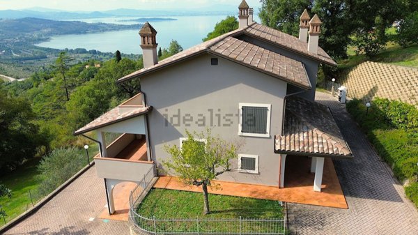 casa indipendente in vendita a Passignano sul Trasimeno