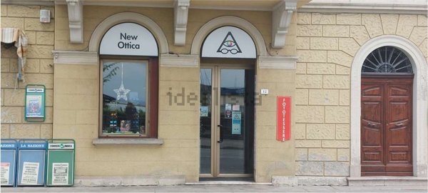 locale commerciale in vendita a Passignano sul Trasimeno