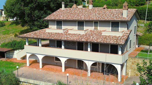 casa indipendente in vendita a Passignano sul Trasimeno