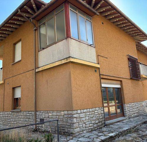 casa indipendente in vendita a Passignano sul Trasimeno