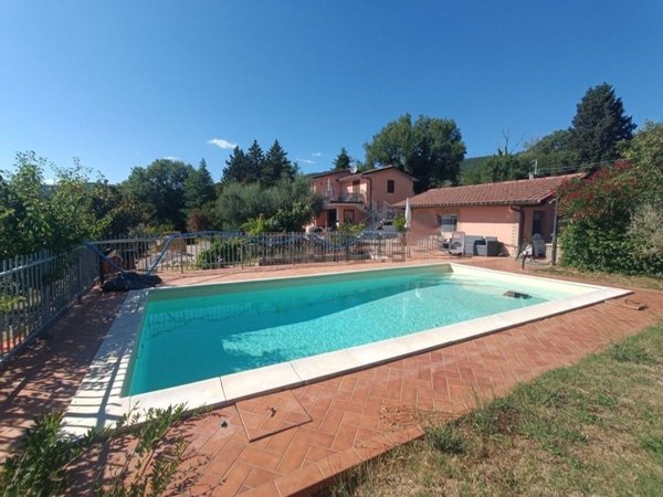 casa indipendente in vendita a Passignano sul Trasimeno in zona Pischiello