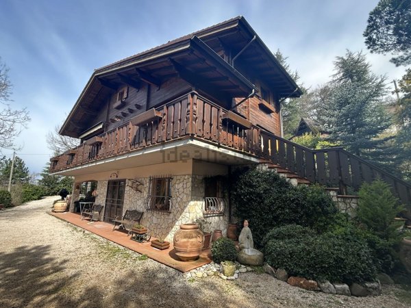 casa indipendente in vendita a Passignano sul Trasimeno in zona Castel Rigone